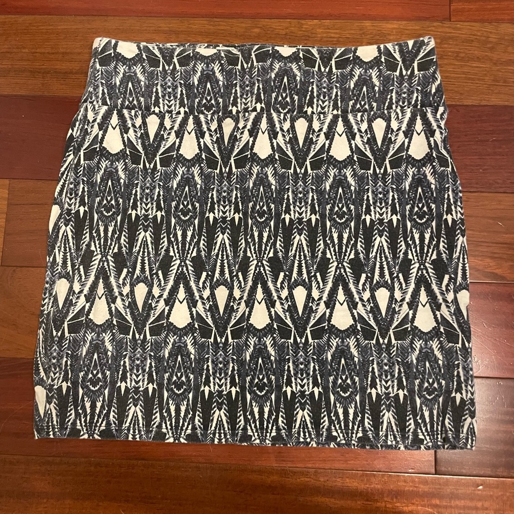 American Eagle Patterned Mini Skirt (medium)